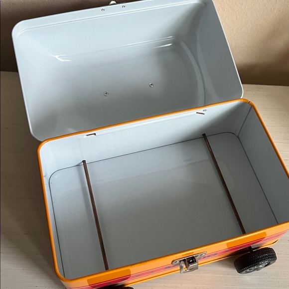 Rare 1996 Sanrio Tin Bus Purse with Handle - Picture 8 of 12